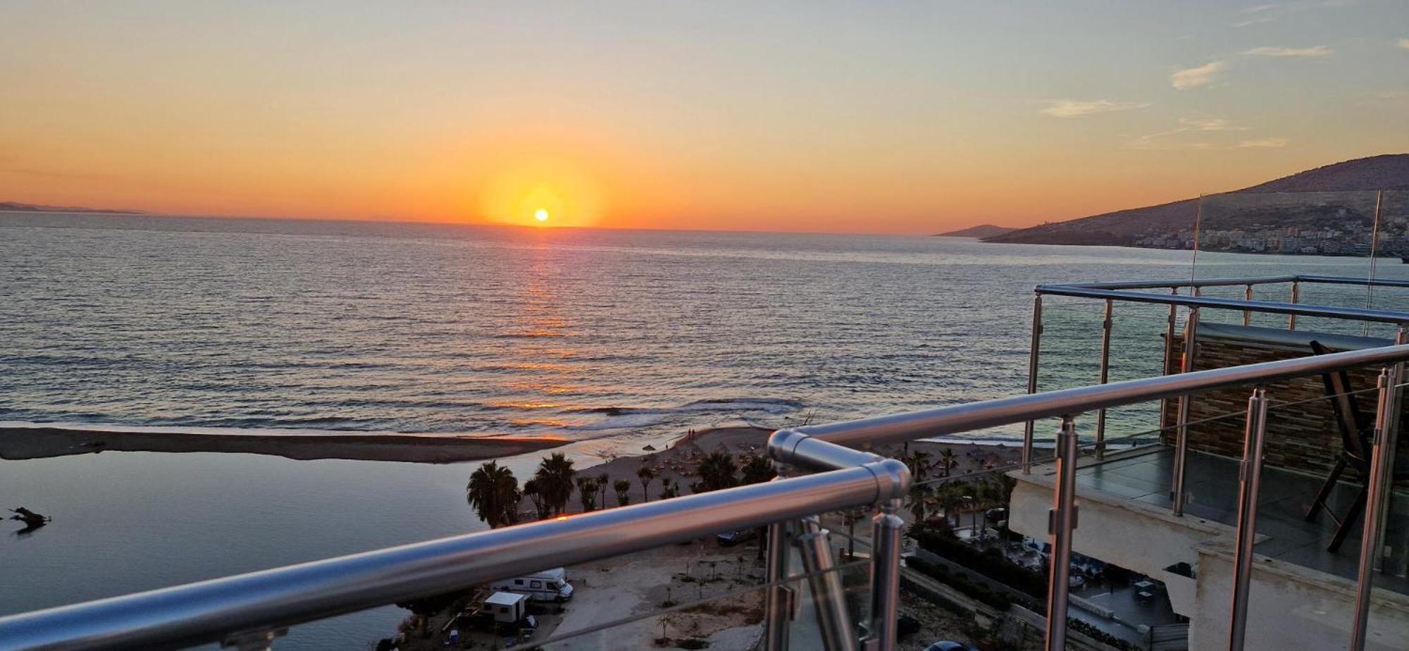 Appartement Sadet's Luxus Penthouse Saranda  Extérieur photo